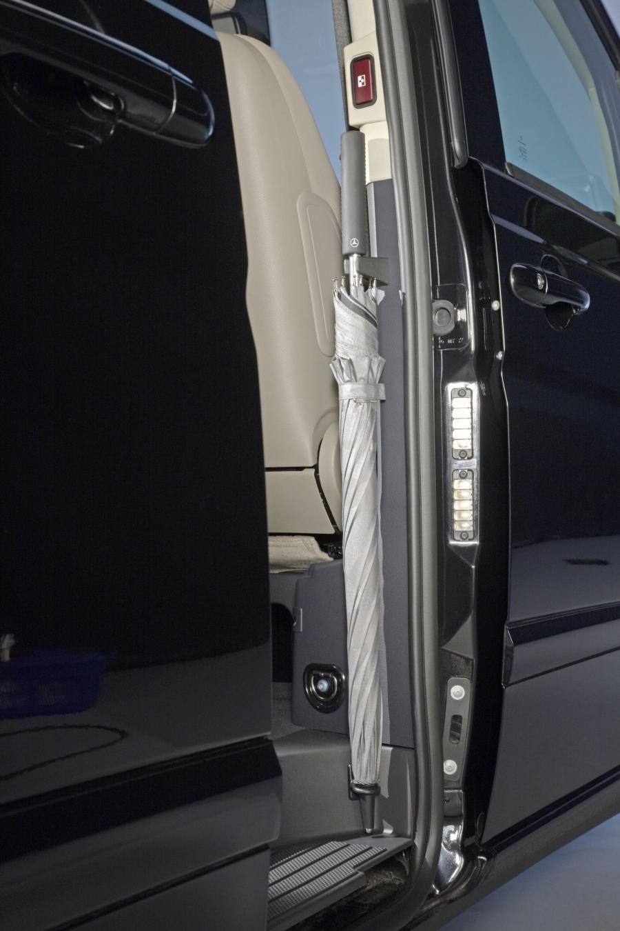  Mercedes-Benz Viano 2011 года  (фото 11 из 140)